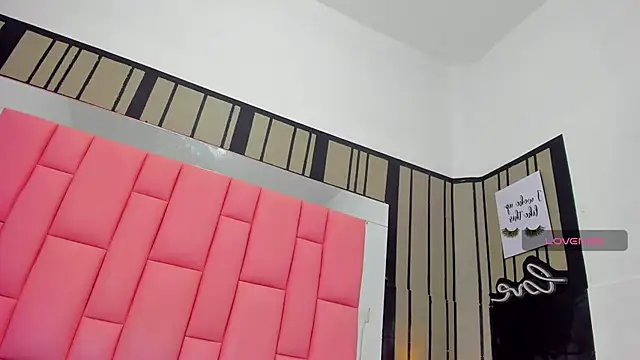 Ashleimoss online show from 15, 2, 2025