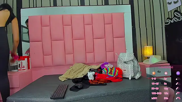 Ashleimoss online show from 11, 3, 2025