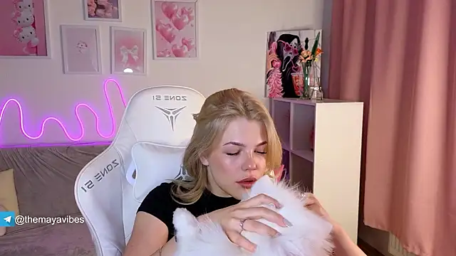 Maya Rave online show from 6, 2, 2026