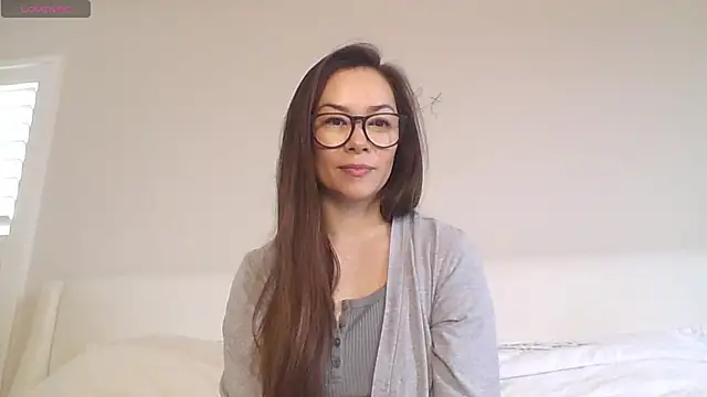 mixedasiangirl online show from 25, 3, 2026