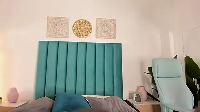 ChloeTayylor  online show from 15, 3, 2025