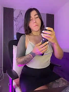 luccianagreyy online show from 19, 6, 2026