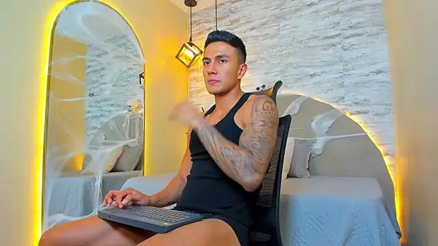 Aron Bolt online show from 24, 10, 2025