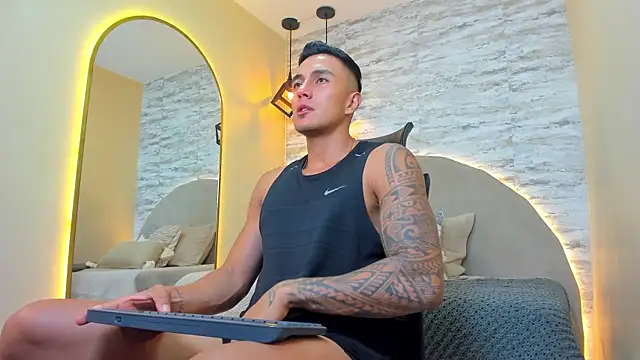 Aron Bolt online show from 9, 11, 2025