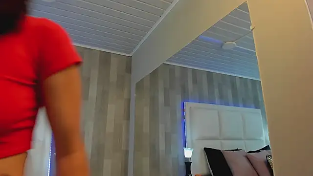 HazelMoret online show from 14, 2, 2025