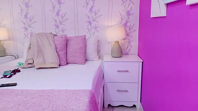 HazelMoret online show from 3, 10, 2025