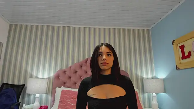 HazelMoret online show from 27, 2, 2025