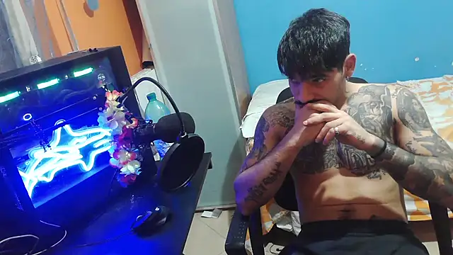 Snapshot of Badboyi1997 chatting on 9, 10, 2025 Badboyi1997 online show from 9, 10, 2025