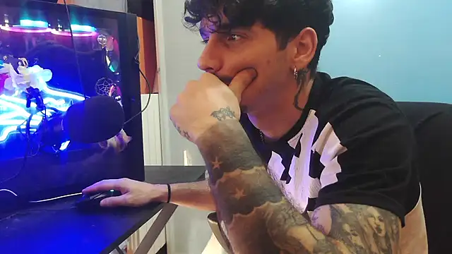 Snapshot of Badboyi1997 chatting on 2, 3, 2026 Badboyi1997 online show from 2, 3, 2026