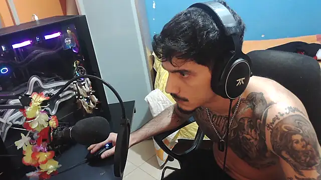 Snapshot of Badboyi1997 chatting on 23, 10, 2025 Badboyi1997 online show from 23, 10, 2025