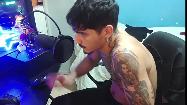 Snapshot of Badboyi1997 chatting on 15, 10, 2025 Badboyi1997 online show from 15, 10, 2025