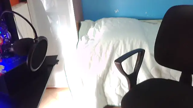 Snapshot of Badboyi1997 chatting on 17, 10, 2025 Badboyi1997 online show from 17, 10, 2025