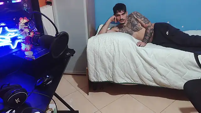 Snapshot of Badboyi1997 chatting on 19, 10, 2025 Badboyi1997 online show from 19, 10, 2025