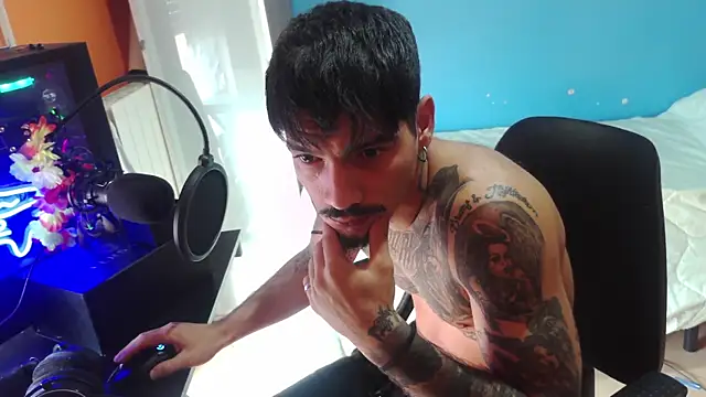 Snapshot of Badboyi1997 chatting on 13, 10, 2025 Badboyi1997 online show from 13, 10, 2025