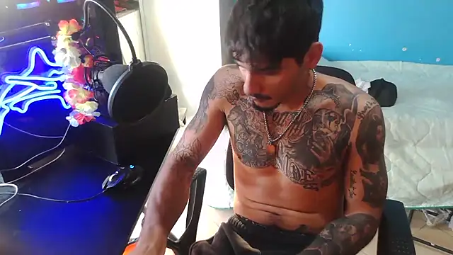 Snapshot of Badboyi1997 chatting on 19, 10, 2025 Badboyi1997 online show from 19, 10, 2025