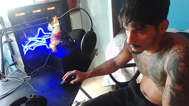 Snapshot of Badboyi1997 chatting on 11, 10, 2025 Badboyi1997 online show from 11, 10, 2025