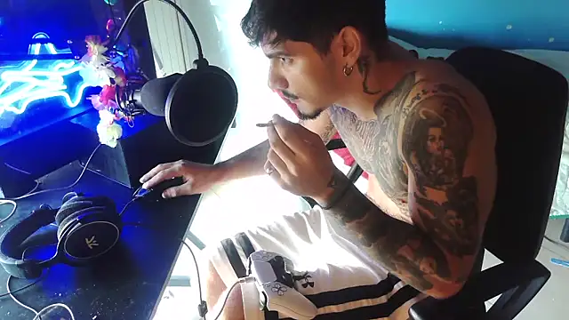 Snapshot of Badboyi1997 chatting on 14, 10, 2025 Badboyi1997 online show from 14, 10, 2025