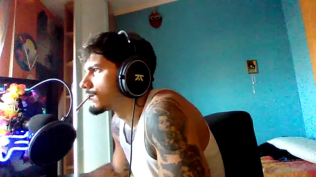 Snapshot of Badboyi1997 chatting on 29, 10, 2025 Badboyi1997 online show from 29, 10, 2025