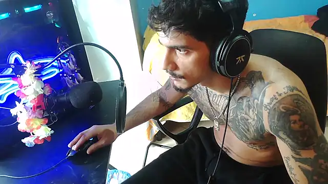 Snapshot of Badboyi1997 chatting on 23, 10, 2025 Badboyi1997 online show from 23, 10, 2025