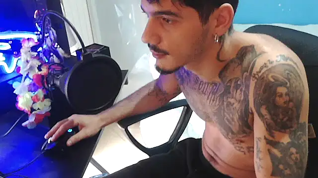 Snapshot of Badboyi1997 chatting on 16, 10, 2025 Badboyi1997 online show from 16, 10, 2025