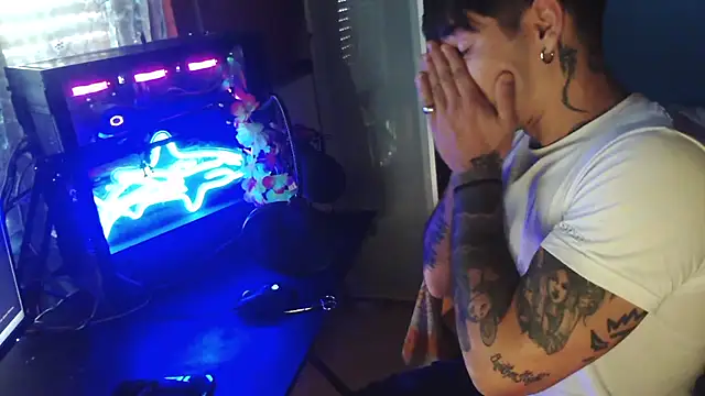 Snapshot of Badboyi1997 chatting on 7, 10, 2025 Badboyi1997 online show from 7, 10, 2025