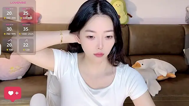 Yilin1999 online show from 5, 3, 2025