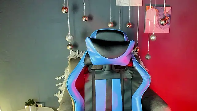 Cami  Smiith online show from 6, 12, 2024