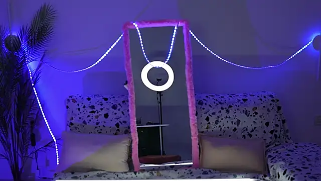 LisaElfy online show from 25, 2, 2025