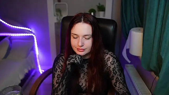 LisaElfy online show from 4, 2, 2026