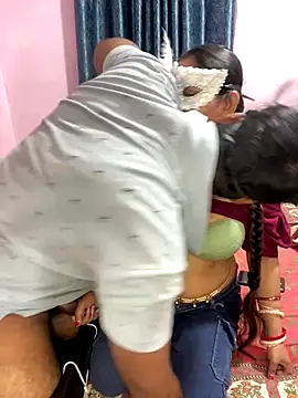 mickey love online show from 24, 11, 2025