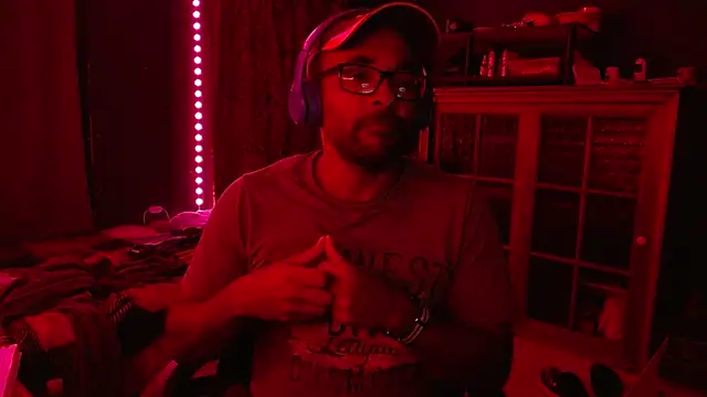 Snapshot of _______the chatting on 19, 12, 2025 the online show from 19, 12, 2025