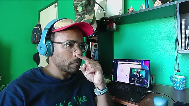 Snapshot of _______the chatting on 2, 3, 2026 the online show from 2, 3, 2026