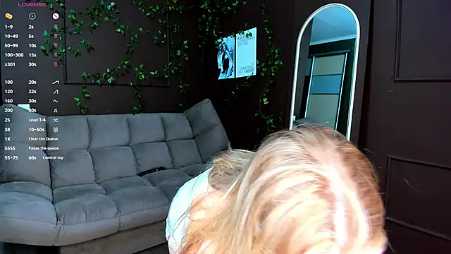 LinaCristonsen online show from 25, 2, 2025