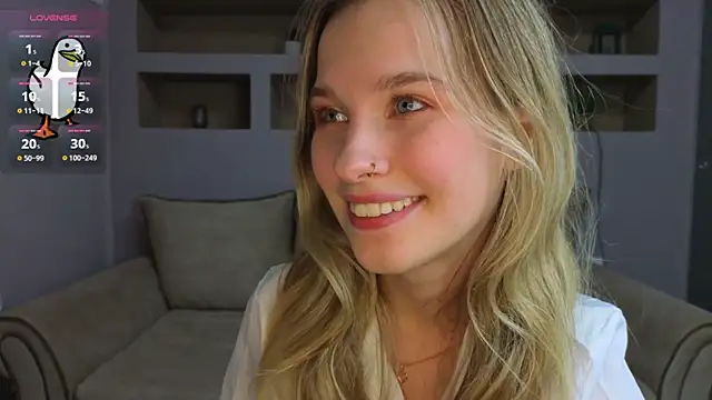 LinaCristonsen online show from 23, 11, 2025