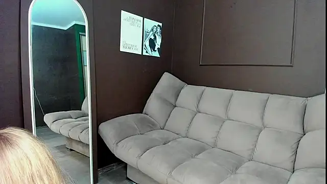 LinaCristonsen online show from 24, 2, 2025