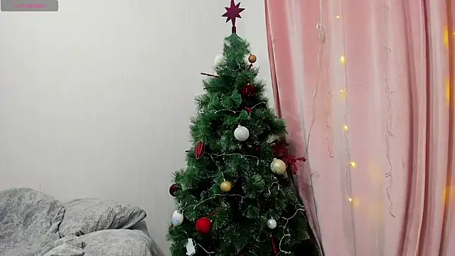 LinaCristonsen online show from 4, 1, 2025