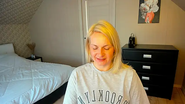 Alicee Gracee online show from 26, 11, 2025