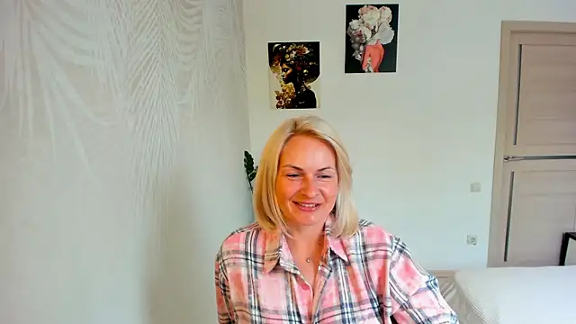 Snapshot of Alicee_Gracee chatting on 5, 7, 2026 Alicee Gracee online show from 5, 7, 2026