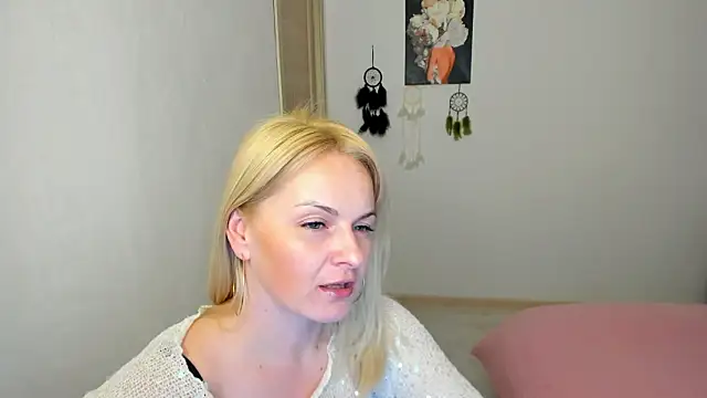 Snapshot of Alicee_Gracee chatting on 3, 2, 2026 Alicee Gracee online show from 3, 2, 2026