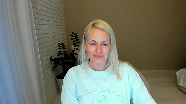 Alicee Gracee online show from 9, 9, 2025