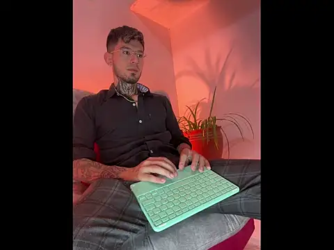 Anthony-Martin online show from 4, 11, 2025