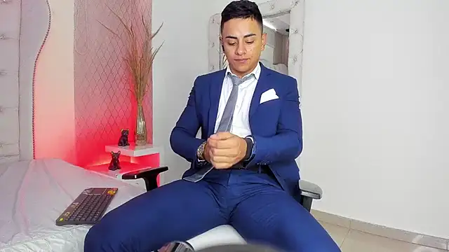 Lucii fer  online show from 13, 4, 2026