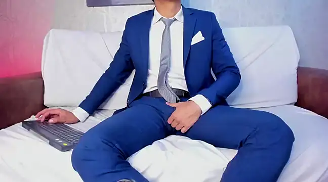 Lucii fer  online show from 8, 3, 2025