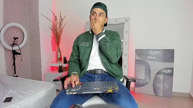 Lucii fer  online show from 28, 4, 2026
