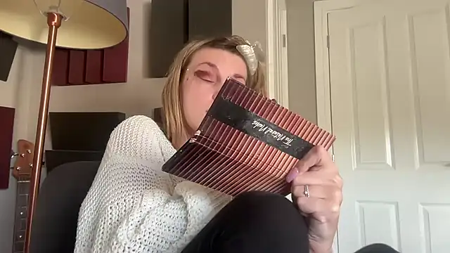 LustfulLuna  online show from 1, 11, 2025