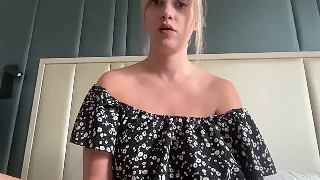 LustfulLuna  online show from 4, 5, 2026