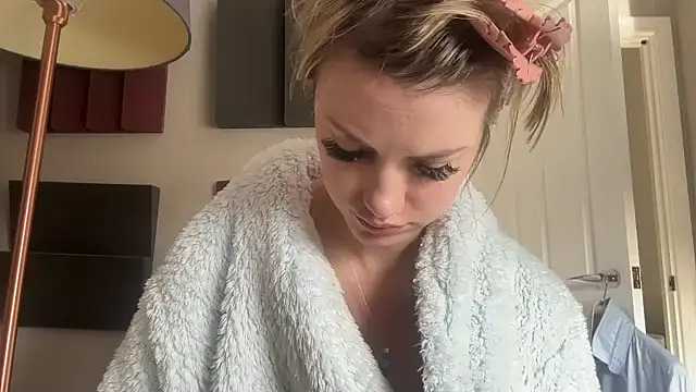 LustfulLuna  online show from 28, 10, 2025