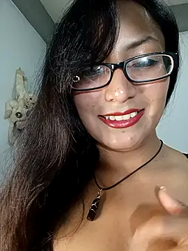 Lucy Chery online show from 5, 3, 2026