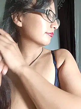 Snapshot of Lucy_Chery chatting on 10, 2, 2026 Lucy Chery online show from 10, 2, 2026