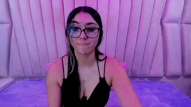 Lucy Anall  online show from 18, 11, 2025